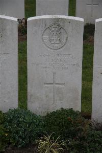 Nine Elms British Cemetery - Jones, J